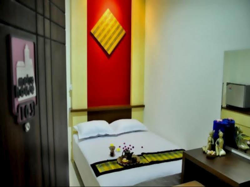 Asrama Metro House *